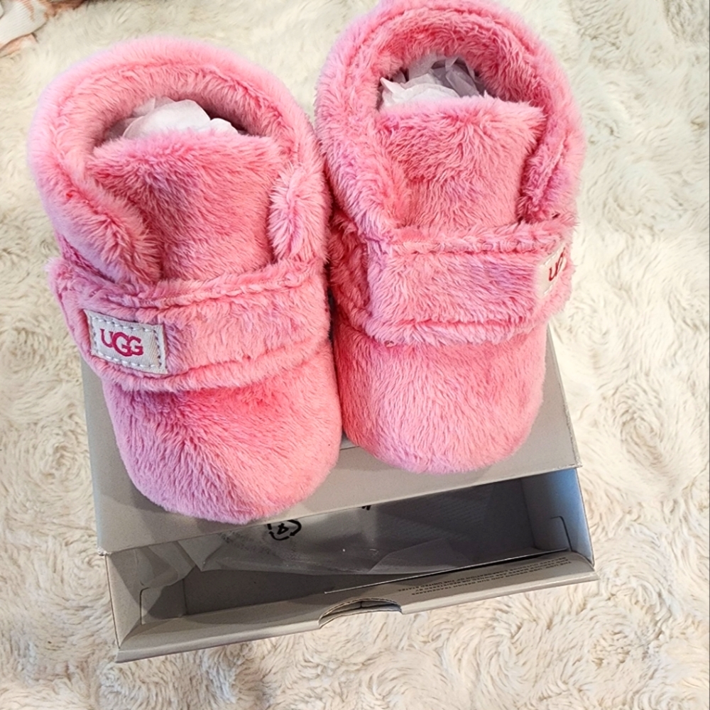 UGG Baby Girl Faux Fur Crib Shoe Boots, Size 2/3, New